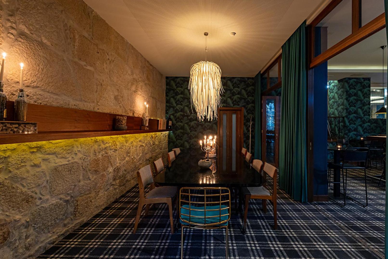 Pestana Vintage Porto Hotel & World Heritage Site Exterior foto The interior of the restaurant