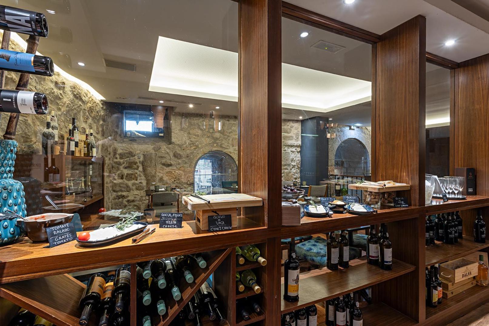 Pestana Vintage Porto Hotel & World Heritage Site Exterior foto The interior of the restaurant